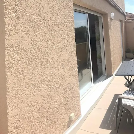 : Securisee Bord De Apartment *