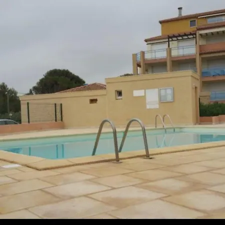 : Securisee Bord De Apartment Vias
